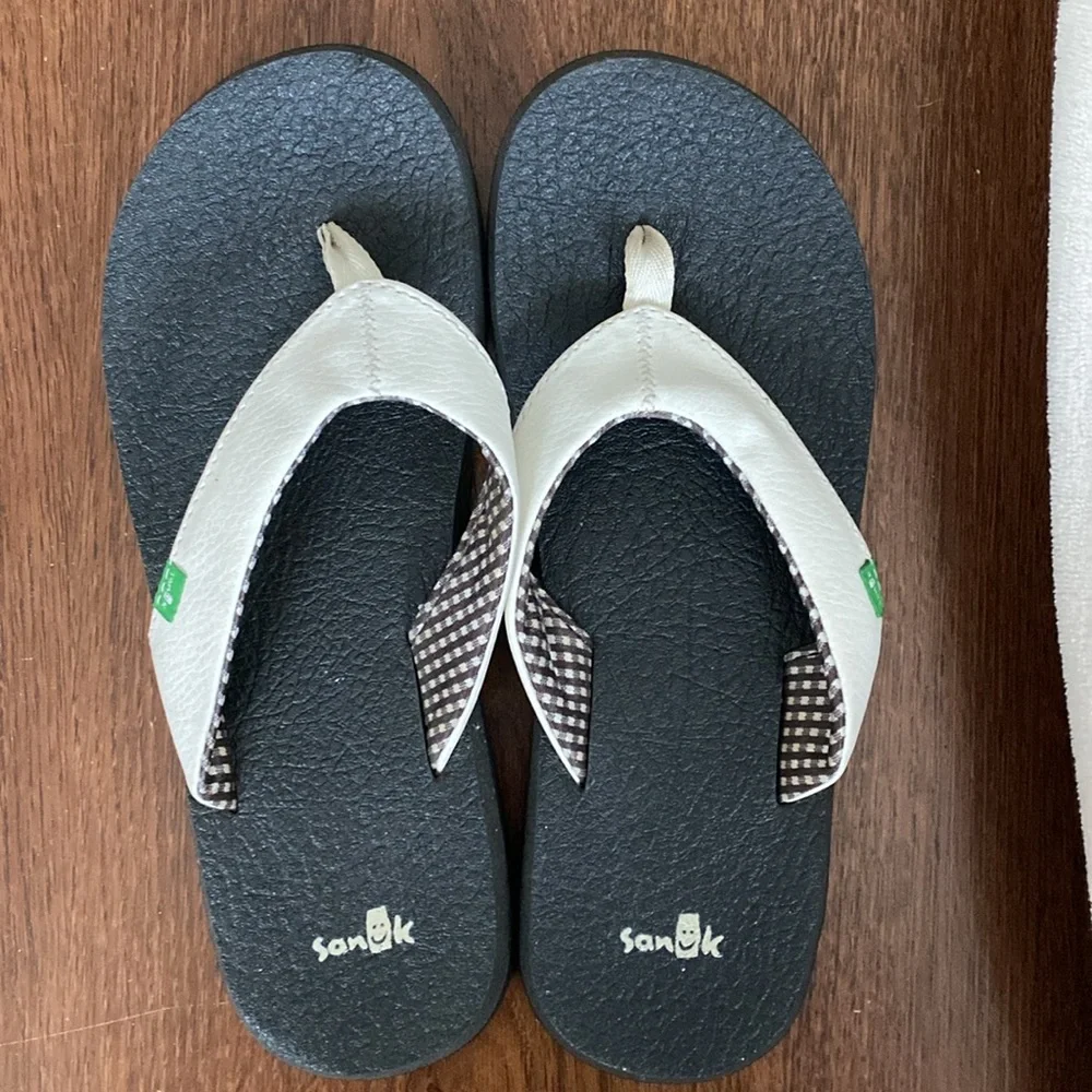 Women’s Sanuk flip flops - Picture 2 of 6